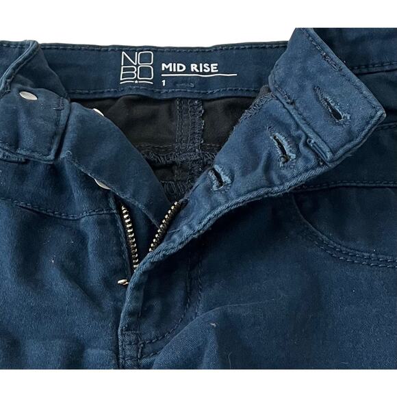 NO BO MID-RISE SHORTS JUNIORS, 1, NAVY BLUE, BACK POCKETS, BUTTONS & ZIP CLOSURE - Picture 2 of 11